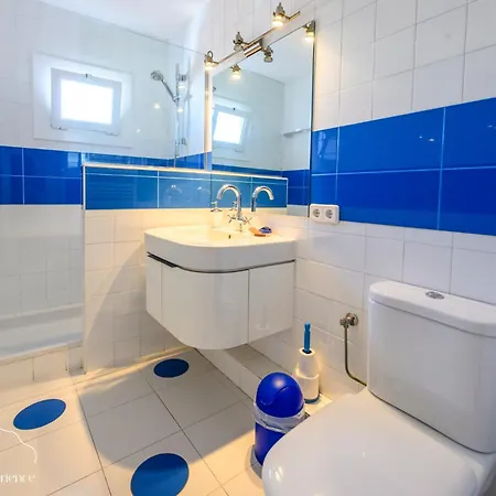 Chez Pacha - Duplex Centrico I 2' Playa I Hasta 5 Huespedes I Equipado I Brava Experience Cadaques